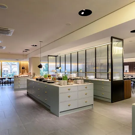 Mercure Hotel 4*